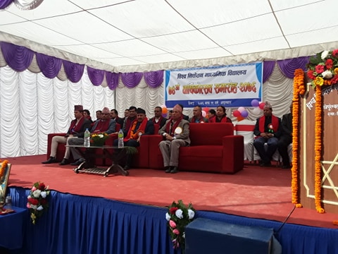 नेपाली भाषालाई कमजोर बनाउने गरी अङ्ग्रेजी भाषाको प्रयोगमा जोड दिनु हुँदैन, शिक्षा मन्त्री