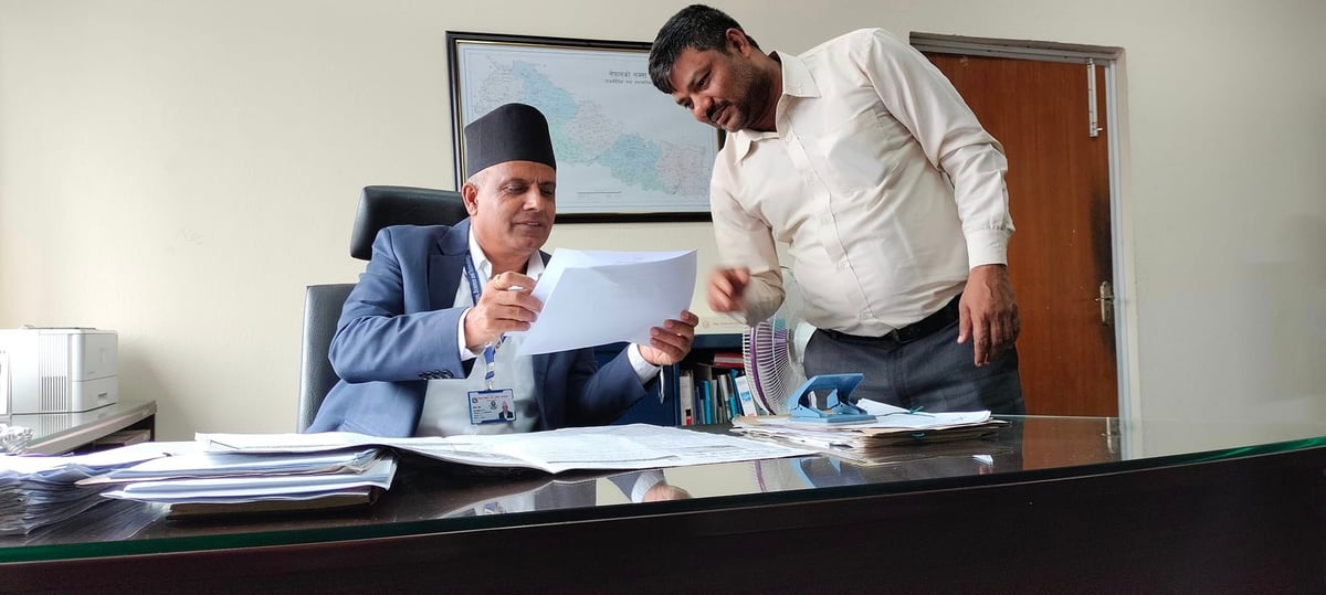 सहमतिपत्र बोकेर मन्त्रालय धाउँदै विद्यालय कर्मचारी