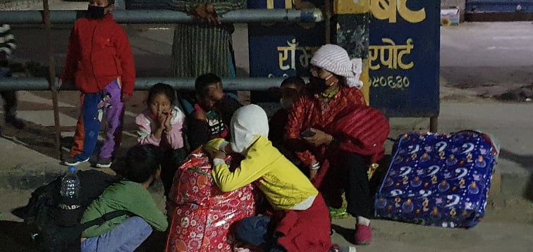 नेपालगञ्जमा फसेकालाई हुम्ला लगिदै