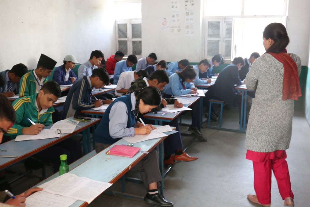 परीक्षाको अन्योल र सङ्क्रमणको त्रासमा एसईई र कक्षा १२ का विद्यार्थी