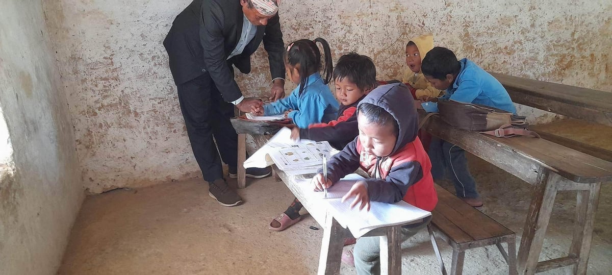 एक शिक्षकको भरमा तीन कक्षा सम्मको पठनपाठन