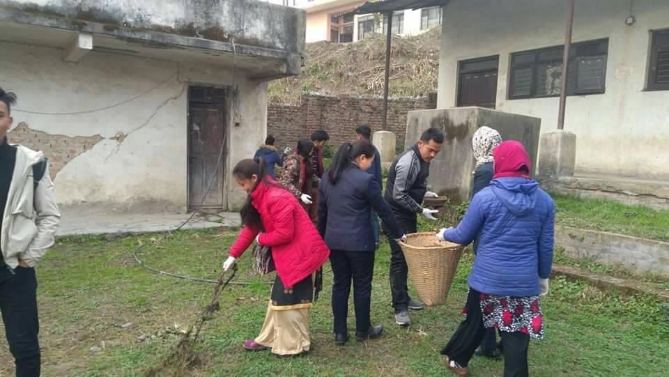 महेन्द्र रत्न क्याम्पस ताहचलमा सरसफाई